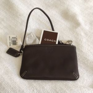 Coach. Small wristlet.